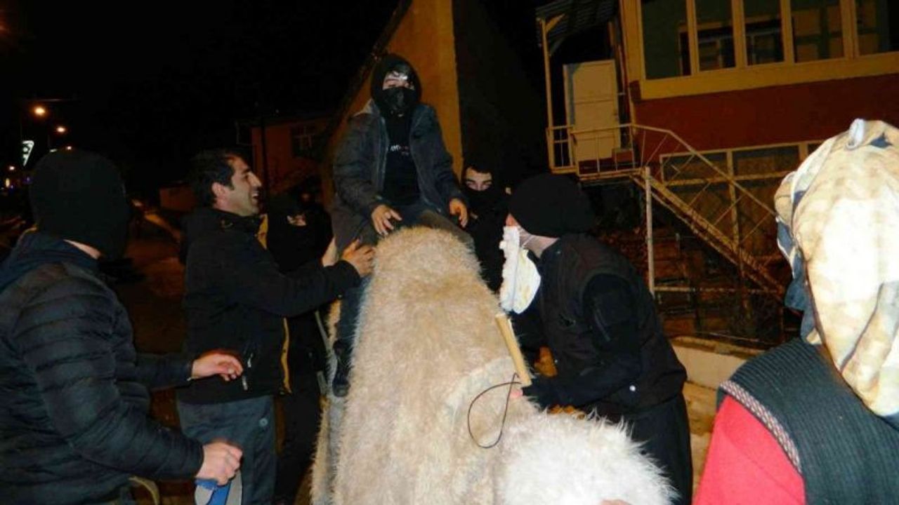 Posof yeni yılı halaylarla karşıladı
