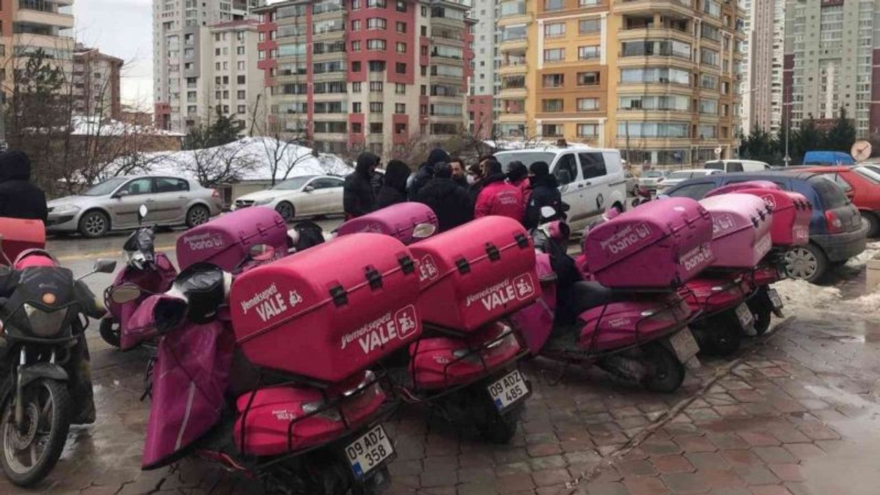 Ankara’da Yemek Sepeti motokuryeleri kontak kapattı