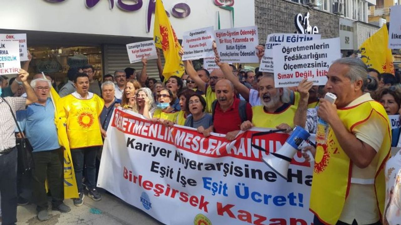 Ankara'da izinsiz gösteriye polis müdahalesi