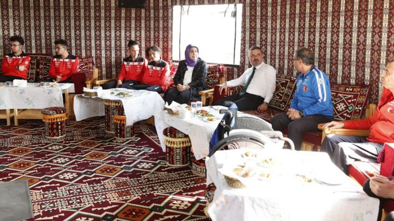 BAŞKAN ERCAN AMPUTE FUTBOL TAKIMINI EKO-ÇİFTLİK’TE AĞIRLADI