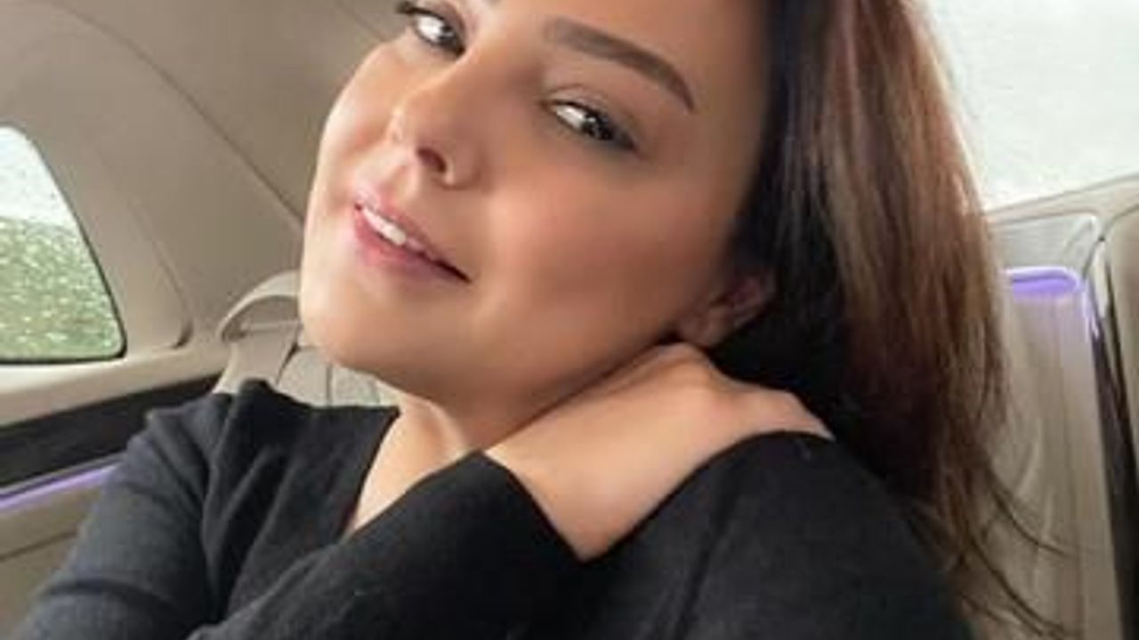 Ünlü isimlerin 2023 reklam ücretleri belli oldu! Zirvede Fahriye Evcen ve Ebru Gündeş var