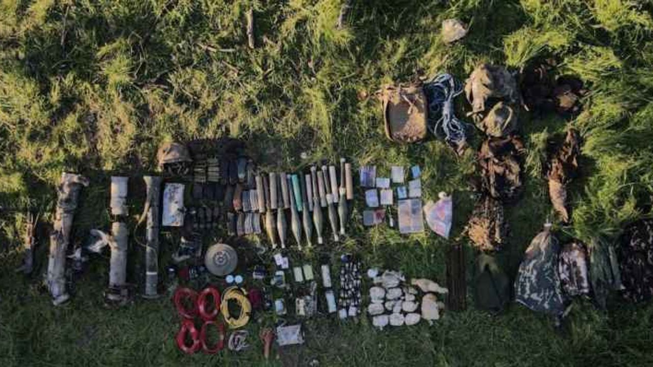 Pençe-Kilit Operasyonu’nda teröristlere ait çok sayıda silah ve mühimmat ele geçirildi
