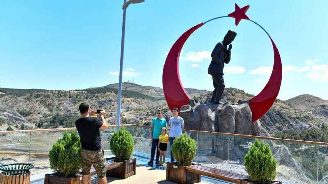 Çubuk-1 Barajı rekreasyon alanı'nda gençlik coşkusu