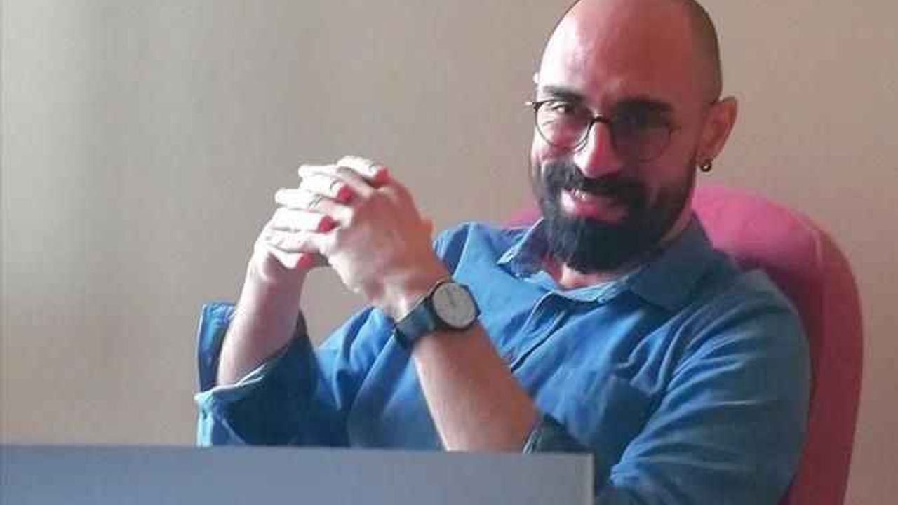 Halk Tv konuğu Özgün Emre Koç kimdir? Özgün Emre Koç kaç yaşında, evli mi, mesleği ne, nereli? Özgün Emre Koç biyografisi...