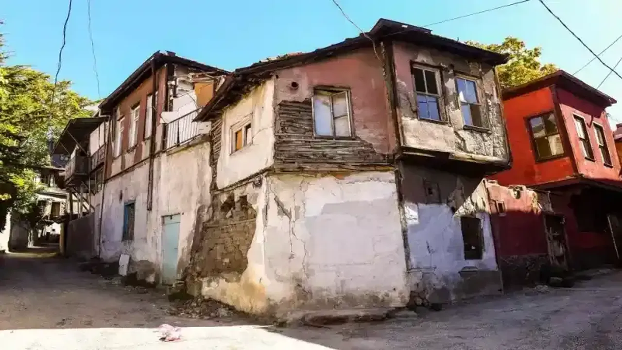 Ankara’da ki Yahudi mahallesinin son hali görenleri şakına çevirdi…