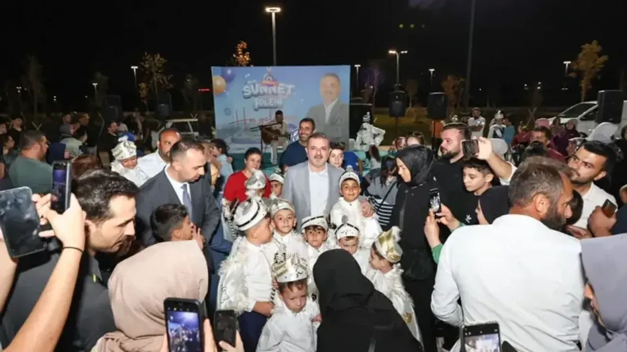 Sincan’da Sünnet Şöleni: Yüzlerce Çocuk Geleneksel Eğlencede Buluştu