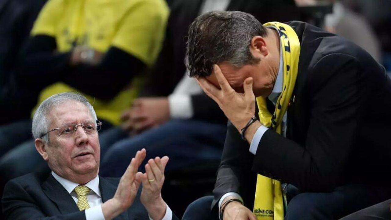 Kadıköy'de Ali Koç'a tepki: Maçtan ayrılmak zorunda kaldı