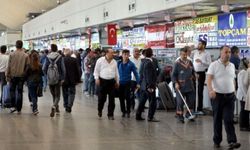 Otogarlarda bayram yoğunluğu! Tüm biletler tükendi