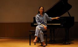 Ankaralı Besteci Piyanist Burçe Karaca'dan Serebral Palsili çocuklar için Gökyüzü Sanatsal İyilik Vakfı'nda konser