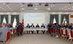 Milletvekili adayı Leyla Şahin Usta ve Konya Büyükşehir Belediye Başkanı Uğur İbrahim Altay'dan AK Parti Sincan SKM'ye ziyaret