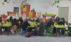 Sincan'da çocuklar geri dönüştürüp oynuyor