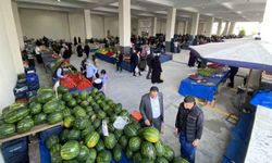 Pursaklar’da Karaca Pazar Alanı Yenilenen Yüzü ile Hizmette