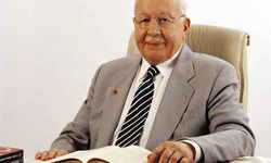 Necmettin Erbakan kimdir? kaç yaşında vefat etti? neden vefat etti? Necmettin Erbakan'ın siyasi geçmişi