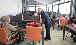 Gençler Yaz Döneminde De Millet Kıraathanelerinden Vazgeçmiyor