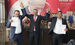 İYİ Partili Belediye Meclis Üyeleri Özcan ve Yılmaz, MHP rozeti taktı