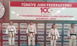 Hakkârili Judocular Cumhuriyet Bayramı şerefine Ankara'dan 5 madalya getirdi