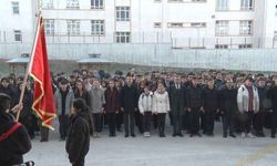 Ankara'daki okullarda şehitler için bir dakikalık saygı duruşu