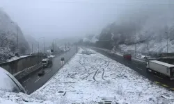 Ankara'da yoğun kar yağışı başladı: İstanbul Ankara Otoyolu karla kaplandı!