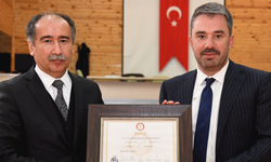 Pursaklar Belediye Başkanı Ertuğrul Çetin mazbatasını aldı!
