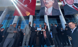 Çubuk belediye Başkanı Baki Demirbaş mazbatasını aldı
