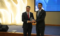 Medya Ankara'dan Murat Emir'e Yılın Milletvekili Ödülü
