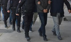 Ankara’da FETÖ’ye çifte operasyon!