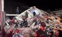 Balıkesir’de şiddetli deprem: 16 bina yıkıldı, 1 kişi hayatını kaybetti