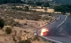 Gölbaşı’nda seyir halindeki otomobil alev aldı