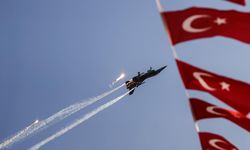 Ankara semalarında SoloTürk gösterisi