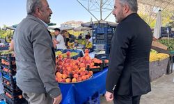 Pursaklar’da pazar denetimi: Başkan Çetin tezgâhları denetledi