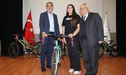 Mamak Kırşehirliler Derneği'nden  LGS’de ilk 10’a giren öğrencilere bisiklet ödülü