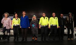 Etimesgut Belediyesi Emekli Tiyatrosu’ndan yeni sezonun ilk perdesi: “Söz mü?”