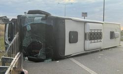 Balıkesir'de Yolcu Otobüsü Devrildi: 25 Kişi Yaralandı