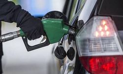 Benzine Zam Geldi, Üç Büyükşehirde 80 TL Sınırı Aşıldı
