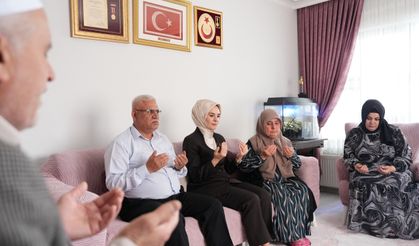Aile ve Sosyal Hizmetler Bakanı Göktaş, Ankara'da bayram ziyaretlerinde bulundu