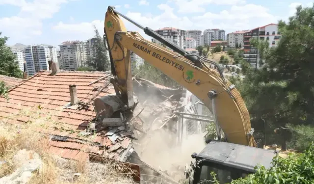 Mamak'ta Kaçak Yapılar Tek Tek Yıkılıyor!