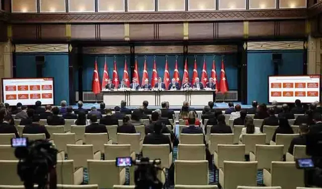 Cumhurbaşkanı Yardımcısı Cevdet Yılmaz Açıkladı: Enflasyon ve Büyümede Tahminler Değişti!