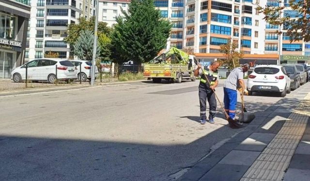 Altındağ Belediyesi, Güneşevler Mahallesi'ni Temizledi