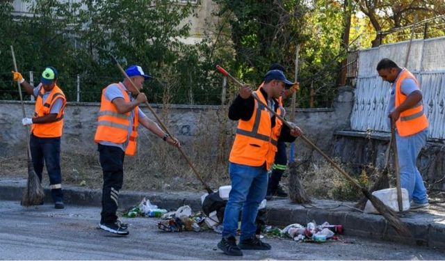 Altındağ Belediyesi Örnek Mahallesi'ni Temizledi