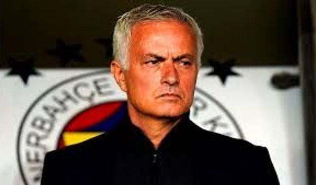 Mourinho'nun Trabzon Planı: Tek Forvet ve Kulübede Sürpriz İsim!