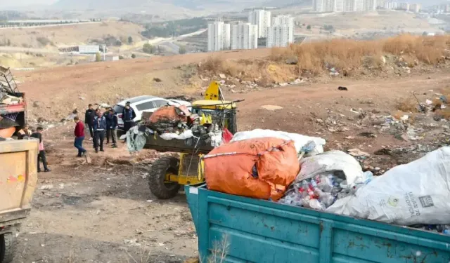 Mamak’ta çevre temizliği: Okul yakınındaki hurdalık temizlendi