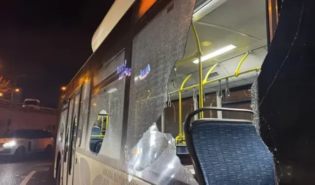 Ankara'da belediye otobüsüne saldırı: Camlar parçalandı