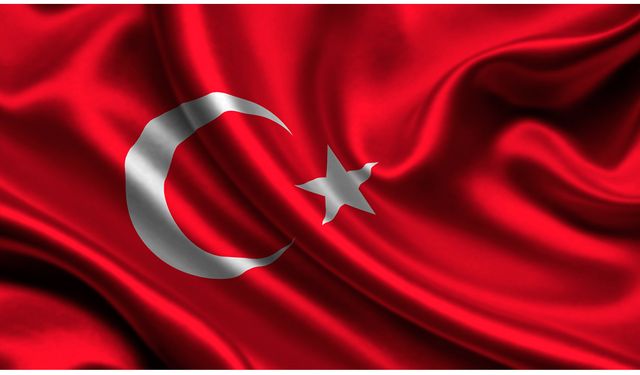 Erdal Beşikcioğlu'ndan Çanakkale Zaferi'nin 110. yılında anlamlı mesaj