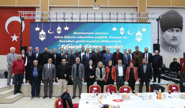 Keçiören Belediye Başkanı Mesut Özarslan, Sivaslılarla iftar sofrasında bir araya geldi