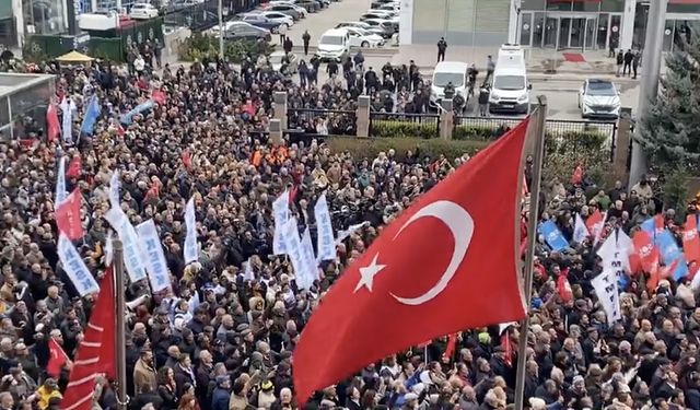 Ankara'da CHP genel merkezi önünde protesto!