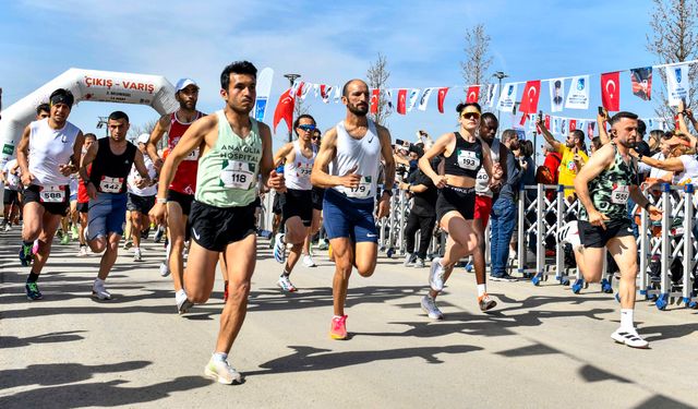 Ankara’da 3. Geleneksel 14 Mart Tıp Bayramı koşusu coşkuyla yapıldı