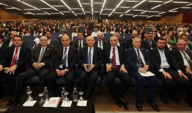 Eczacılıkta geleceğe yön veren buluşma Yenimahalle’de gerçekleşti