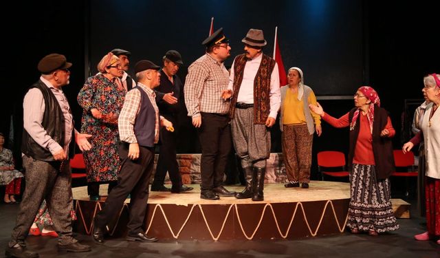 Etimesgut'ta tiyatroya gönül veren emeklilerden unutulmaz performans!