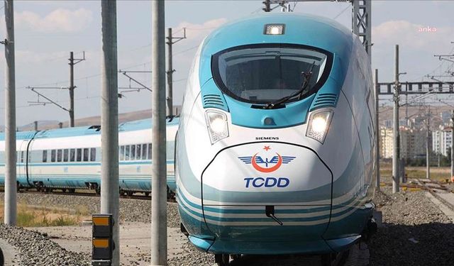 İstanbul-Ankara YHT seferlerinde teknik aksama: Elektrik arızası ulaşımı durdurdu