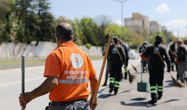 Etimesgut’ta bahar temizliği başladı: Eryaman bölgesinde kapsamlı temizlik çalışması